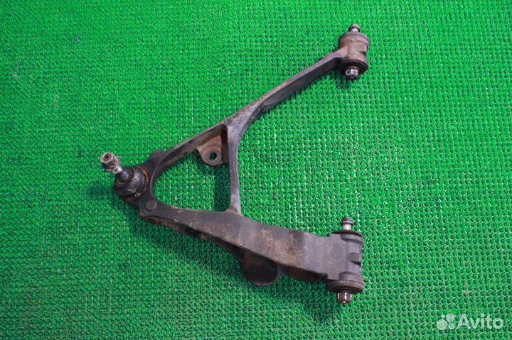 Рычаги передние нижние Chevrolet Suburban GMT800