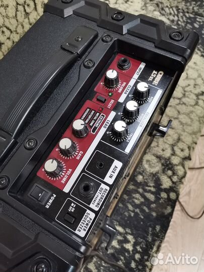 Гитарный комбоусилитель Roland Cube- 15 XL