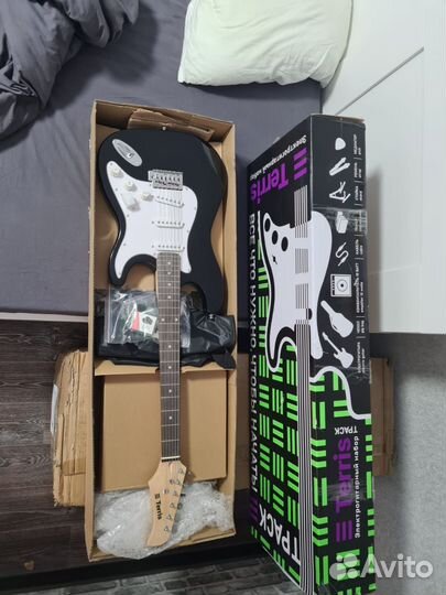 Набор Электрогитара + комбик полный комплект новое