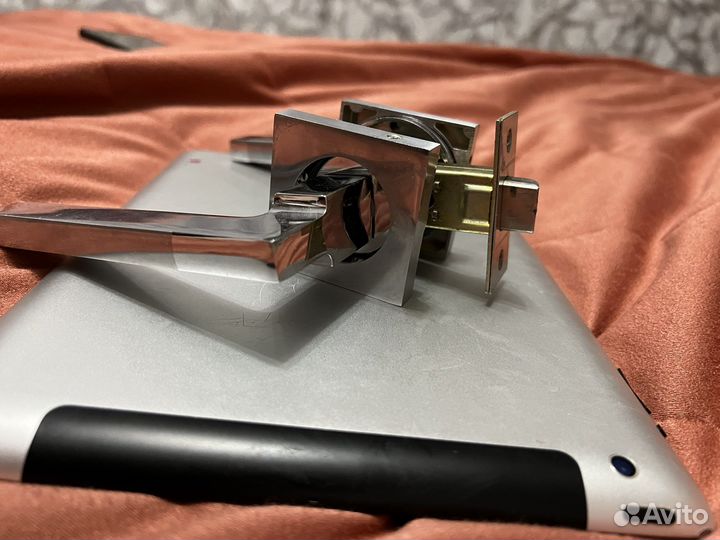 Ручка дверная