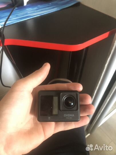 Экшен камера digma 880