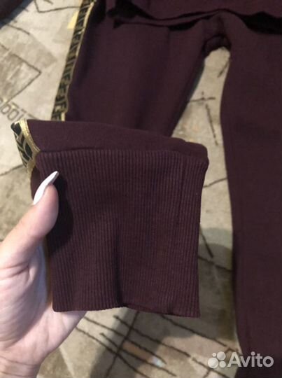 Костюм женский теплый и свитер