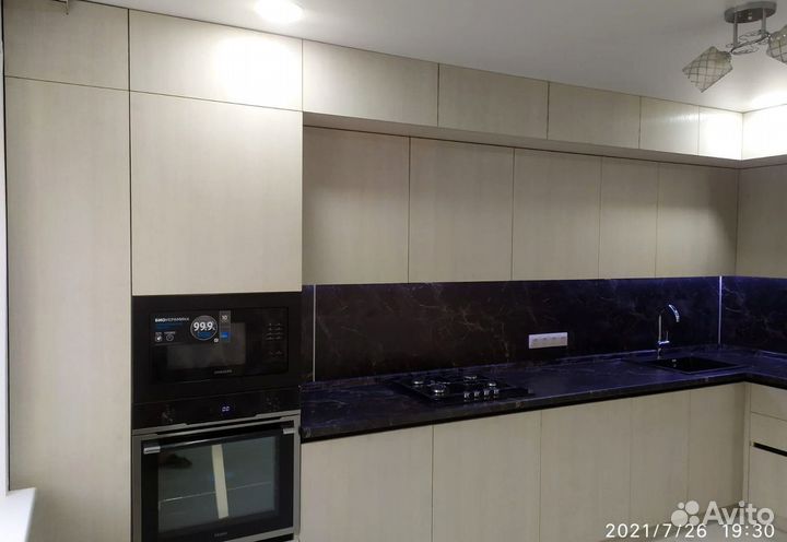 Кухня угловая на заказ.мдф фасады