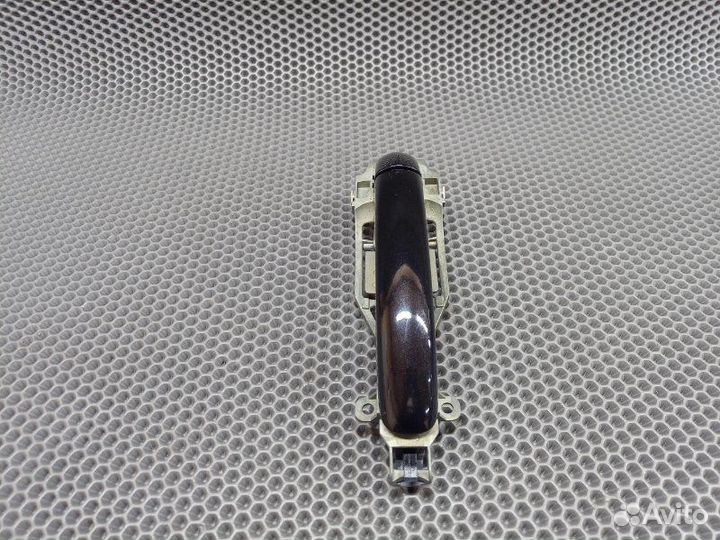 Ручка двери наружная передняя правая Touareg 02-10