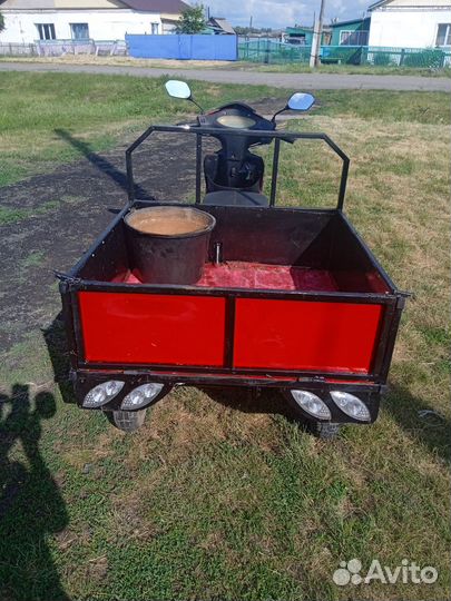 Трёхколёсный скутер Vento Corsica