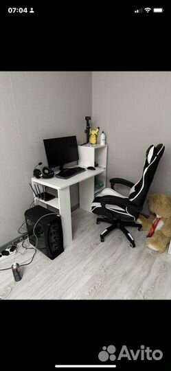 Компьютерный стол новый