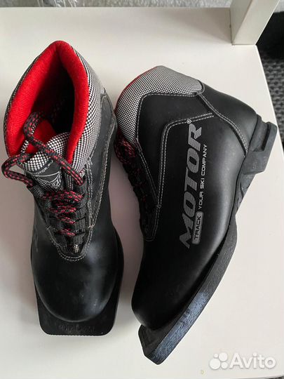 Ботинки лыжные