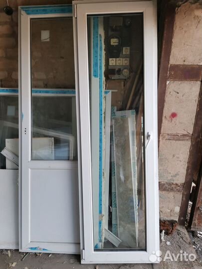 Балконный блок и окно и лоджия