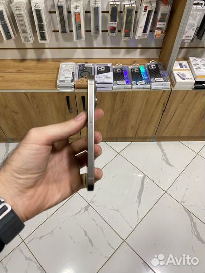 iPhone 15 Pro, 256 ГБ