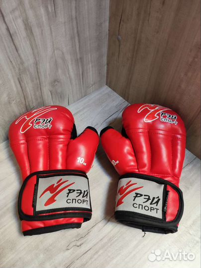 Боксерские перчатки 10 oz