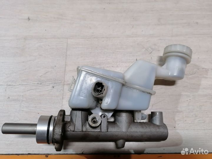 Цилиндр тормозной с бачком BYD F3 Бид Ф3