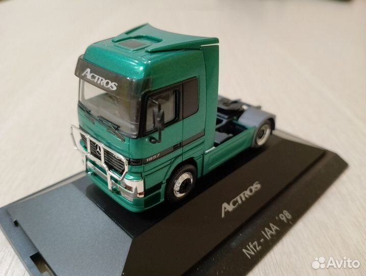 600) Тягач Mercedes Benz Actros 1857 в боксе