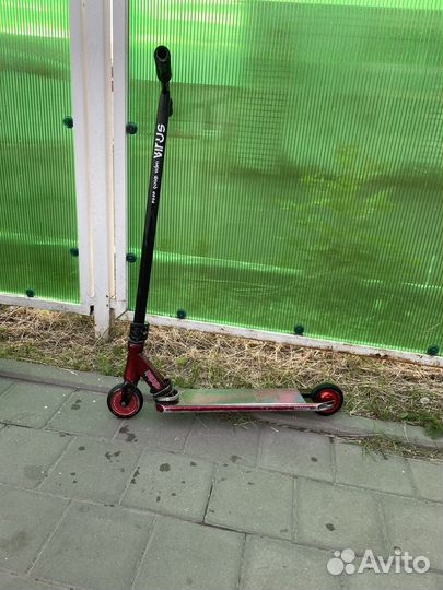 Трюковой самокат tech team virus