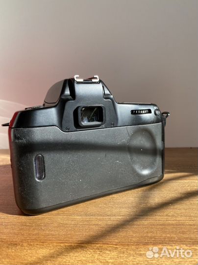 Зеркальный пленочный фотоаппарат Nikon F70