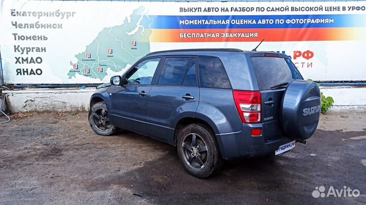 Стекло двери передней правой Suzuki Grand Vitara