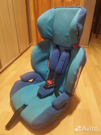 Автомобильное кресло