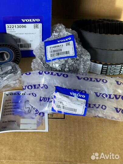 Ремень грм с роликами Volvo 32213096