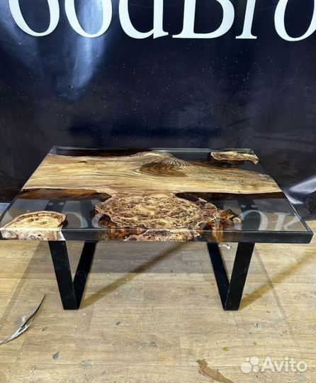 Стол из эпоксидной смолы
