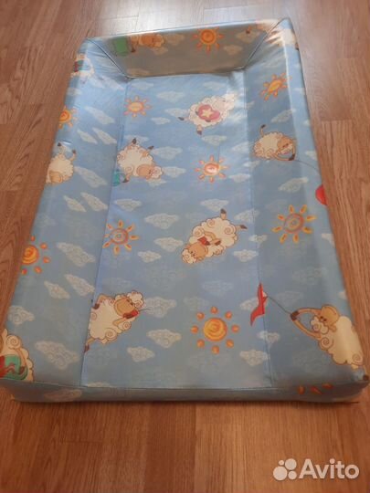 Пеленальная доска на кроватку