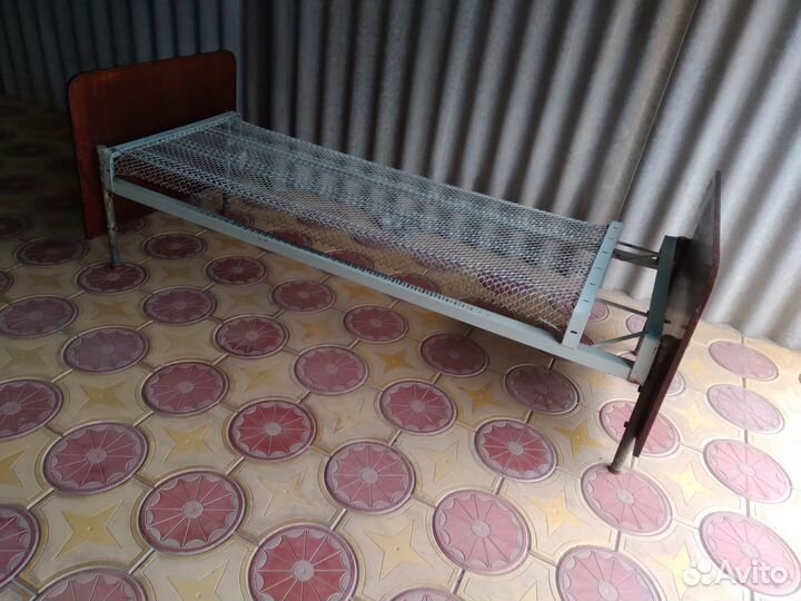 Кровать металлическая