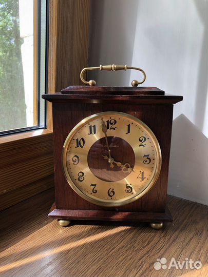 Часы настольные механические СССР