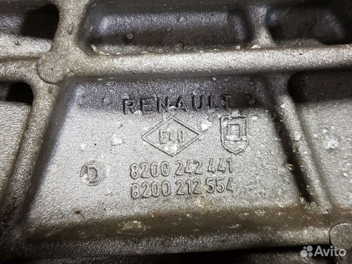 Крышка ремня грм Рено Логан