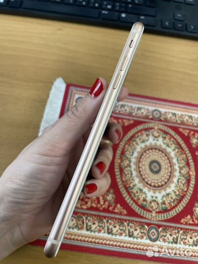 iPhone 8 Plus, 64 ГБ