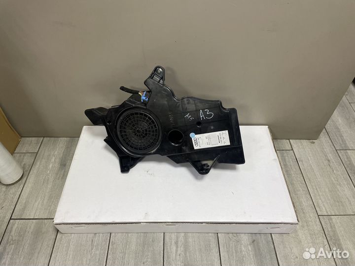 Сабвуфер Ауди А3 8Р