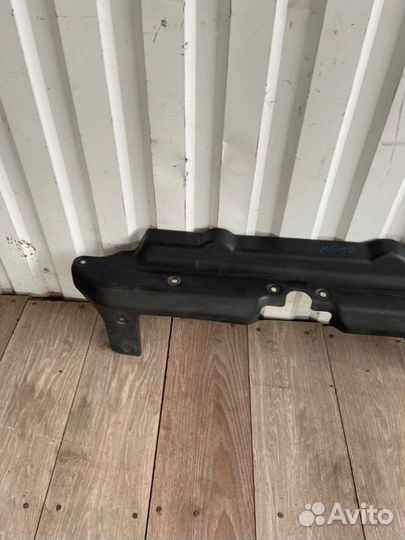 Накладка на рамку радиатора Kia Sorento BL D4CB