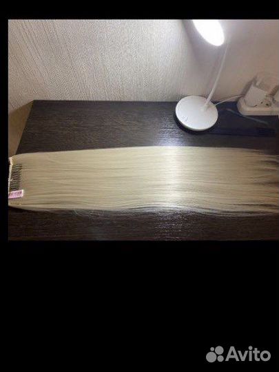 Волосы на заколках блонд