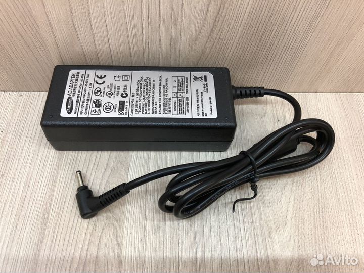 Зарядное устройство для ноутбуков Samsung