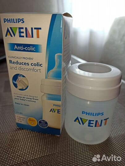 Бутылочки для кормления и подарочки