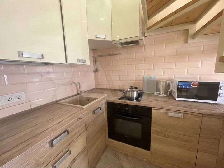 2-к. квартира, 65 м², 4/4 эт.