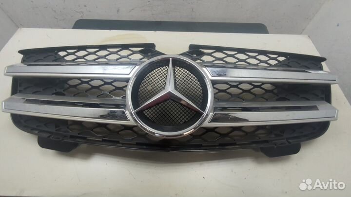 Решетка радиатора Mercedes GL X164, 2007