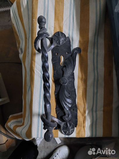 Ковангые дверные ручки