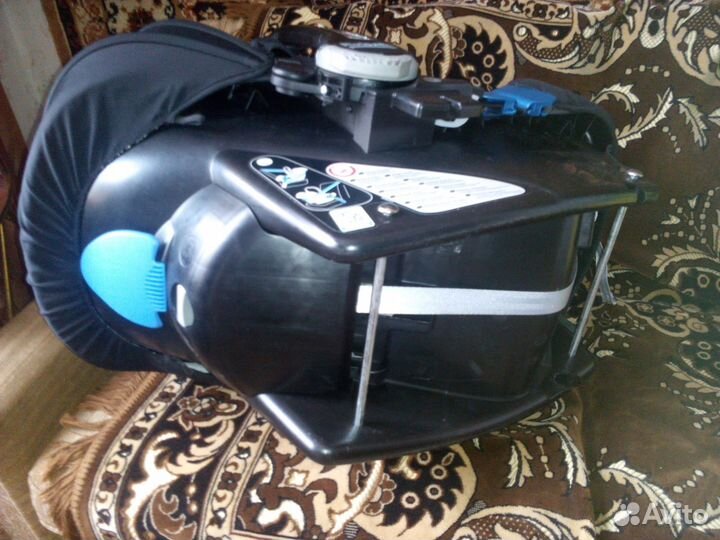 Britax 0+ и к нему Isofix Base