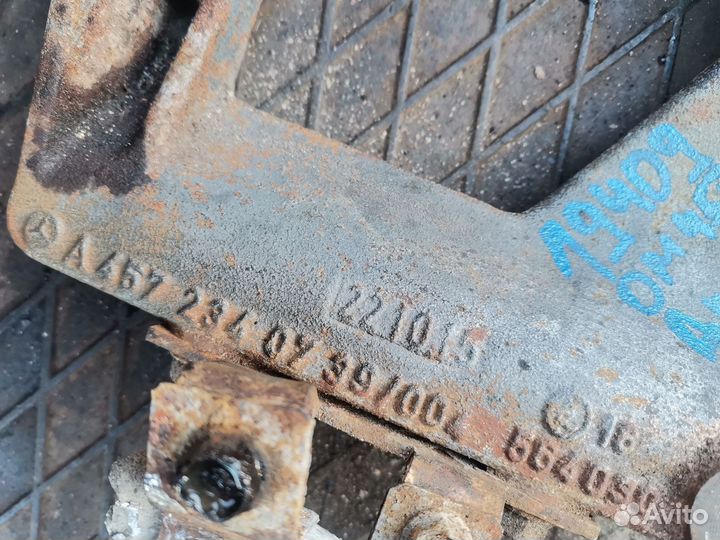 Кронштейн компрессора кондиционера OM457