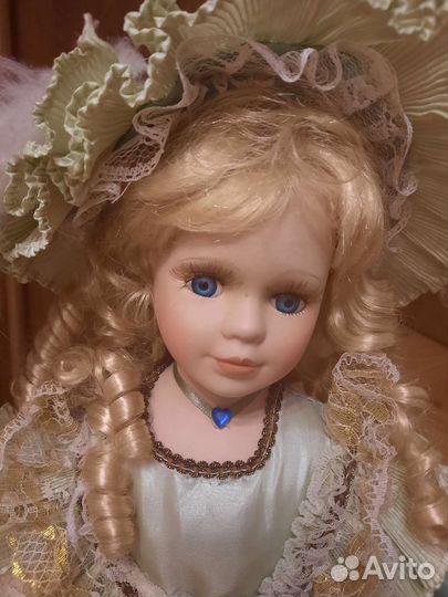 Кукла фарфоровая большая