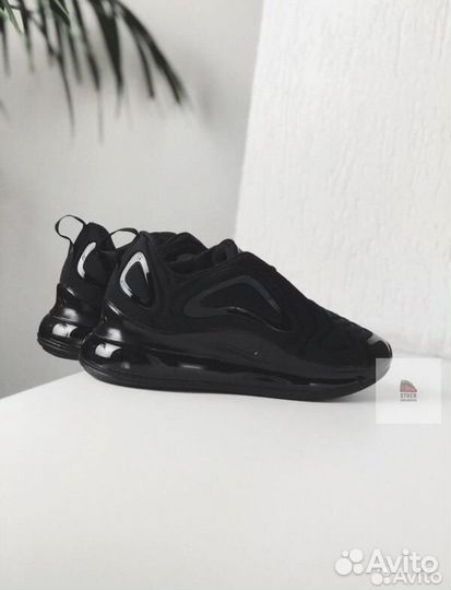 Nike Air Max 720 black