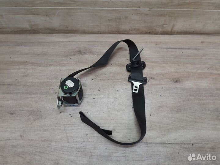 Ремень безопасности правый Ford Fiesta Mk5 (2002—2