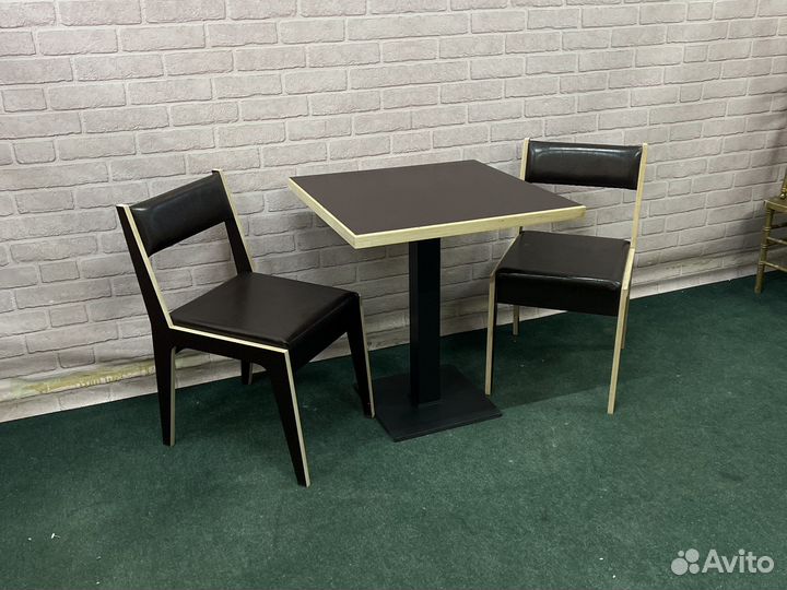 Столы и стулья для кафе