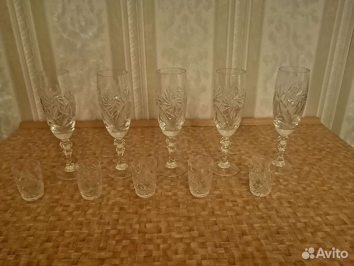 Набор фужеров и рюмок