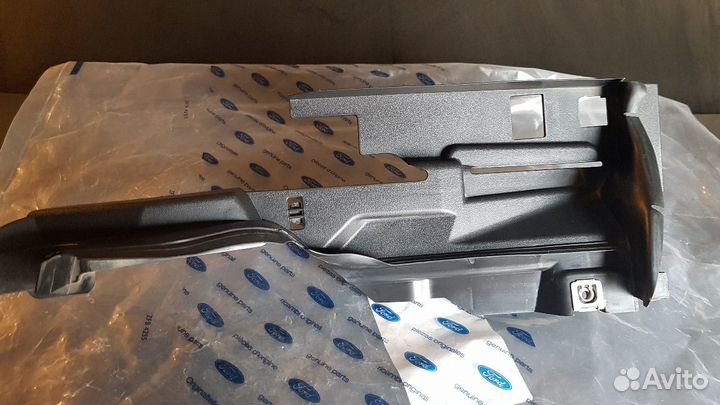 Кронштейн крыла Ford Focus 3