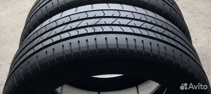 Pirelli P Zero PZ4 245/45 R19