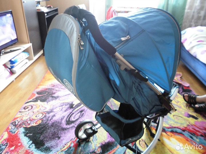 Прогулочная коляска
