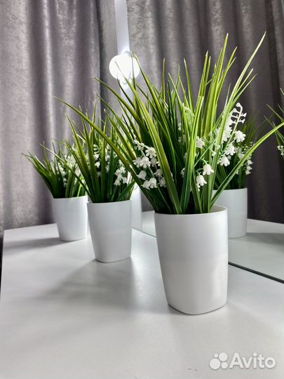 Искусственные цветы, ландыши, осока, зелень