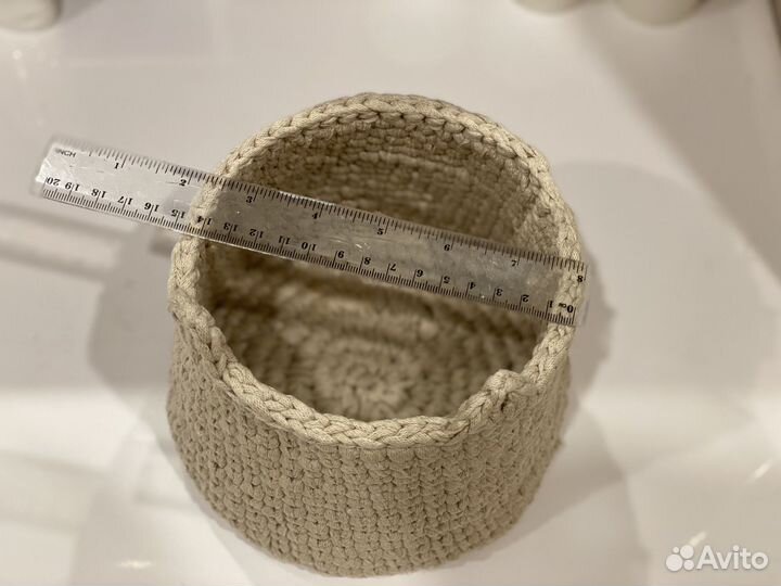 Корзинка вязаная с ушками