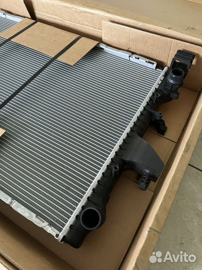 Радиатор охлаждения двигателя Nissens