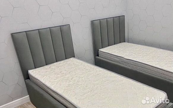 Кровать односпальная с подъемным механизмом