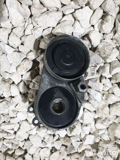 Натяжитель ремня Volkswagen Passat B5+